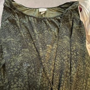 Ava & Viv green and black long sleeve blouse